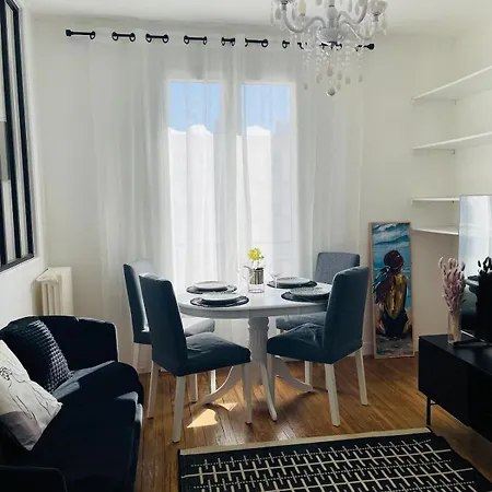 Perret Centre-ville 2 Ideales Apartman *