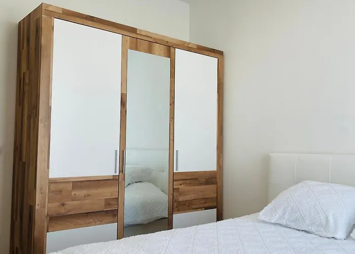 Perret Centre-ville 2 Ideales Apartment